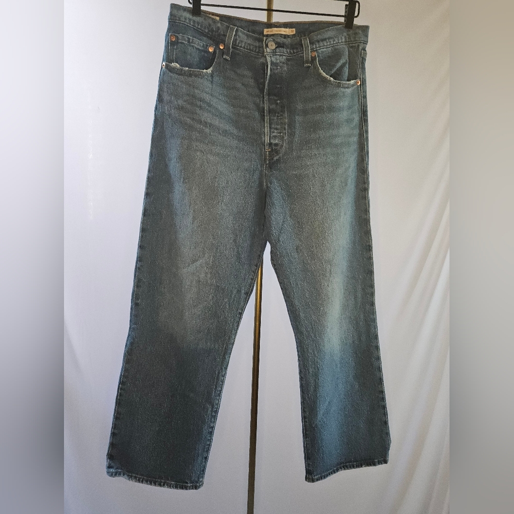 Levi’s Ribcage Straight Ankle Jeans